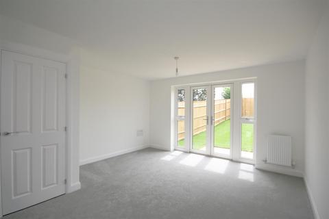 3 bedroom townhouse for sale, Starling Drive, Peacehaven