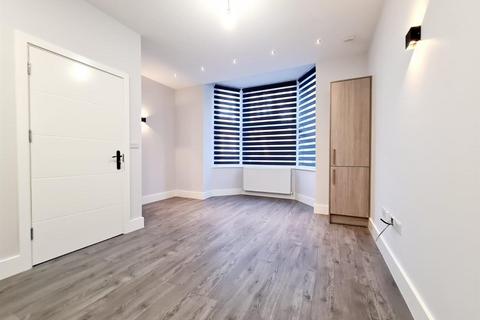 1 bedroom flat to rent, Queens Road, Canary House