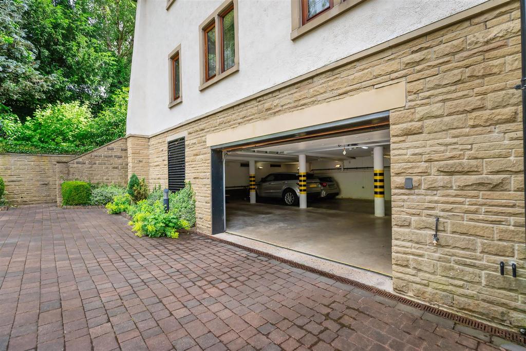 Parking 2.jpg