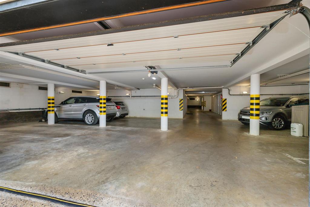 Parking.jpg