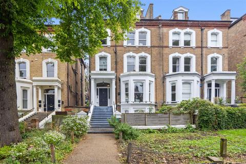 1 bedroom apartment for sale, Belsize Avenue, Belsize Park NW3