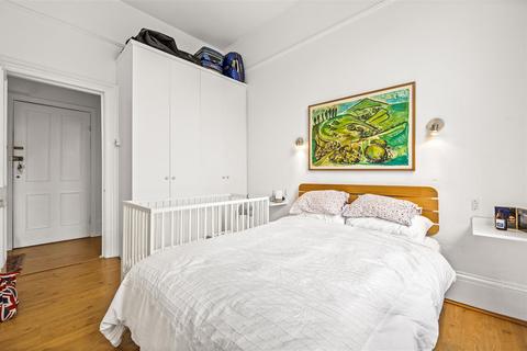 1 bedroom apartment for sale, Belsize Avenue, Belsize Park NW3