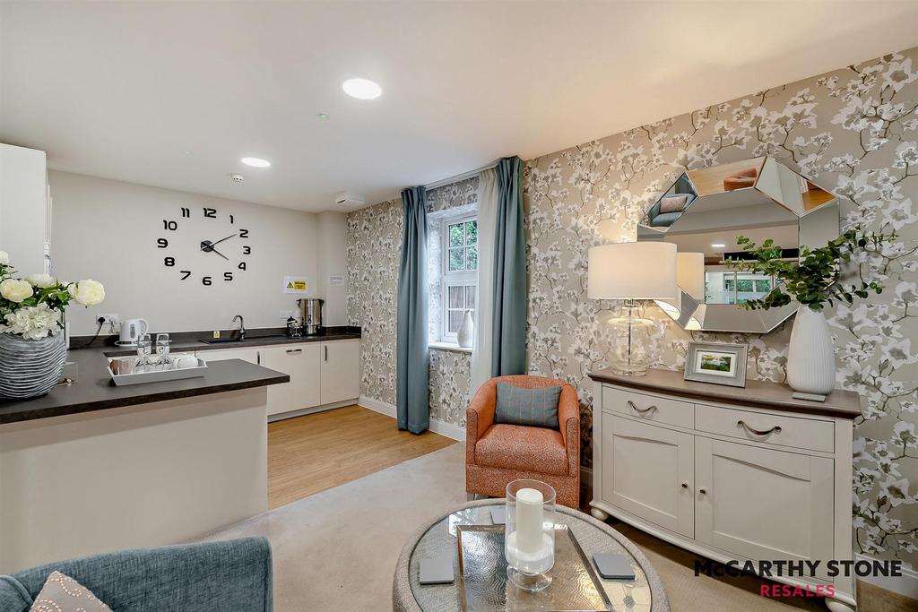 Homeowners Lounge