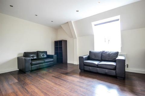 3 bedroom apartment to rent, Crescent Road, London N8