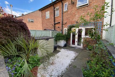 14 Cliff Road, Wilmslow, SK9 4AA