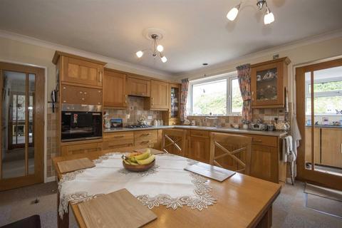 4 bedroom bungalow for sale, Sale Lane, Trewern, SY21 8SY