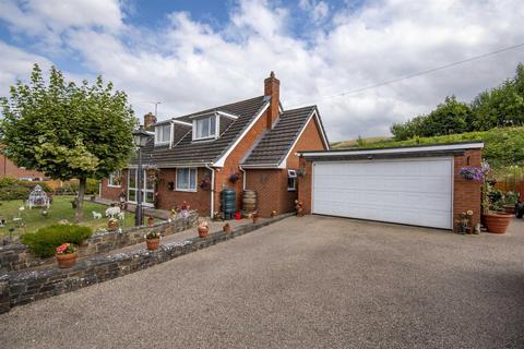 4 bedroom bungalow for sale, Sale Lane, Trewern, SY21 8SY