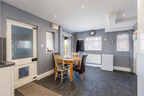 43 Goslipgate, Pickering, YO18 8DQ