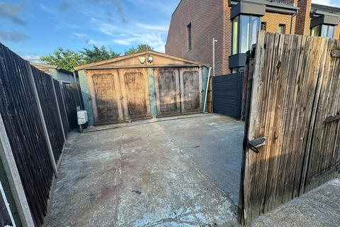 Garage to rent, Clay Hill, Enfield