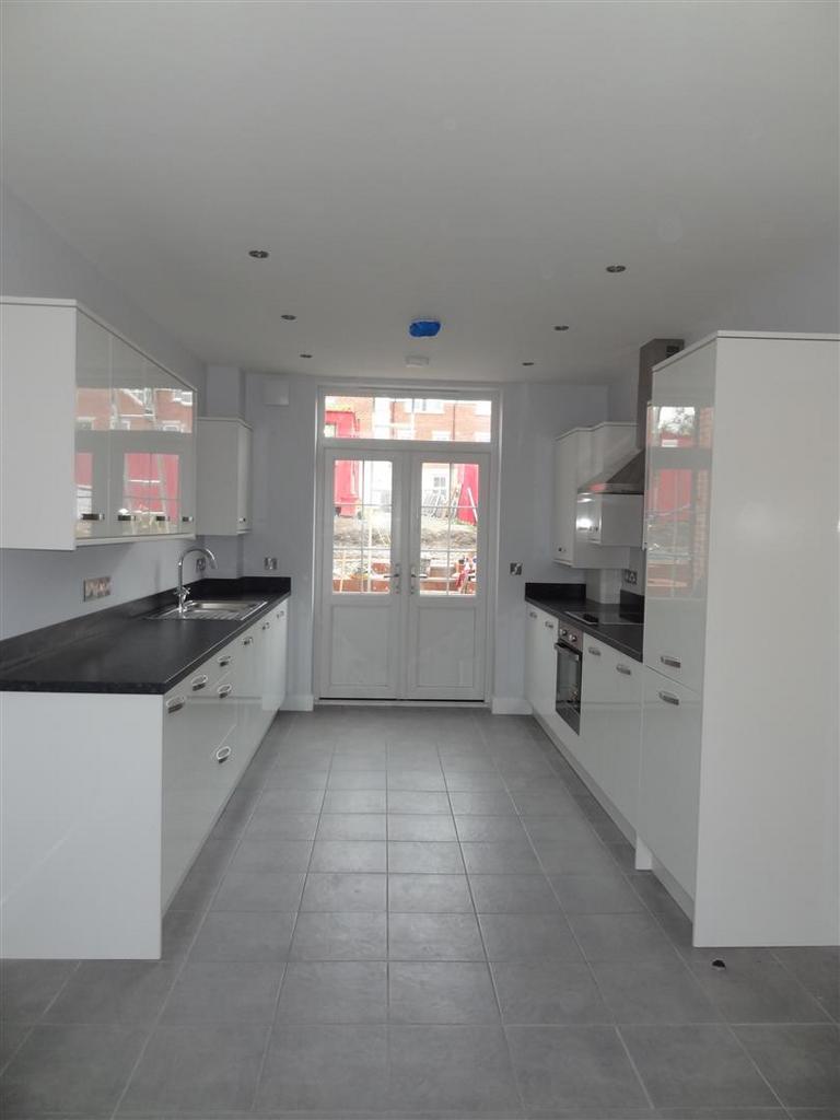 Lovely open plan dining kitchen