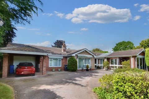 5 bedroom detached bungalow for sale, Parkside Drive, Long Eaton