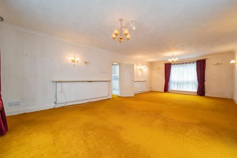 2 bedroom apartment for sale, Elmwood Lodge, Parkfield Road South, Didsbury