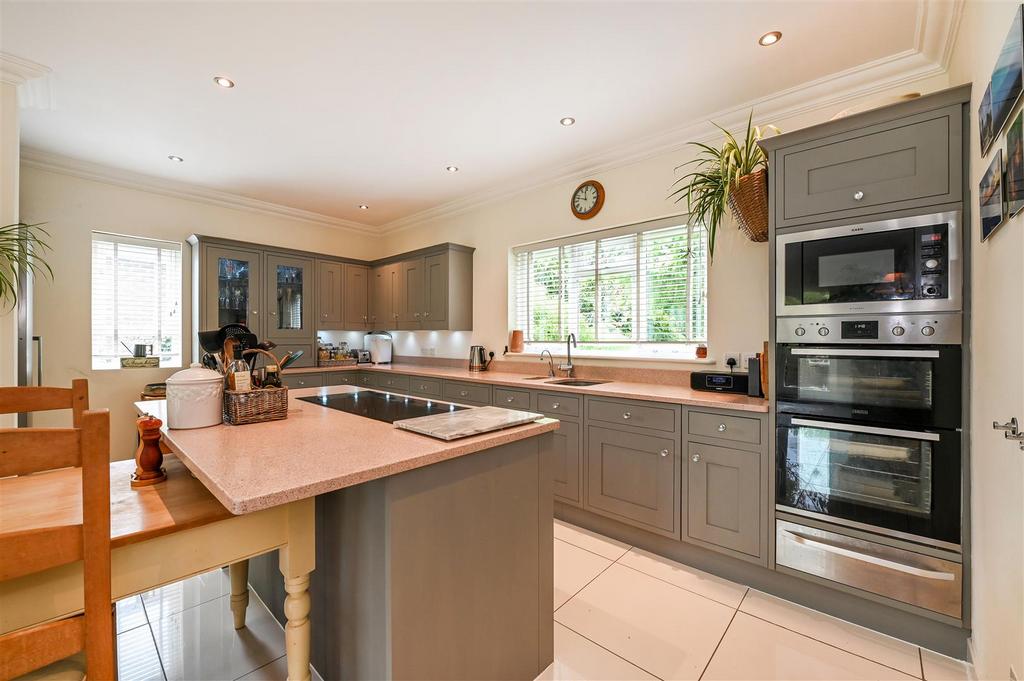 Kitchen/Breakfast Room