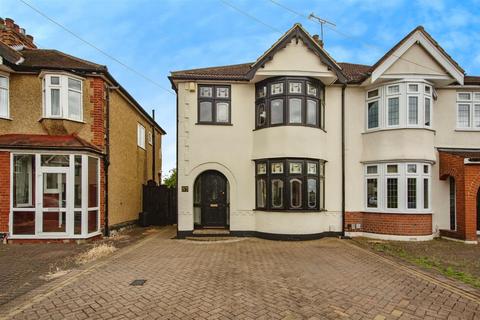 3 bedroom semi-detached house for sale, Kenilworth Gardens, Hornchurch