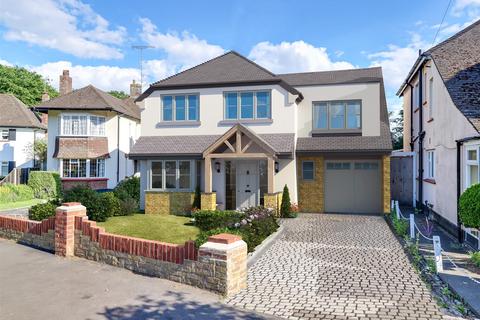 4 bedroom detached house for sale, Buxton Avenue, Leigh-On-Sea SS9