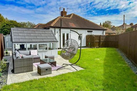 2 bedroom semi-detached bungalow for sale, Broadgate Gardens, Linthorpe, Middlesbrough, TS5 5LR