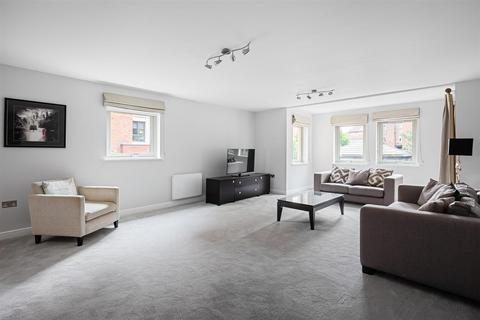 3 bedroom apartment for sale, Dixons Yard, Off Walmgate, York, YO1 9SX