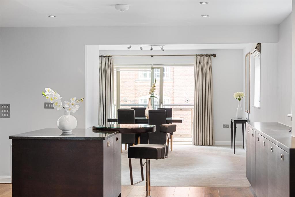 Kitchen dining space