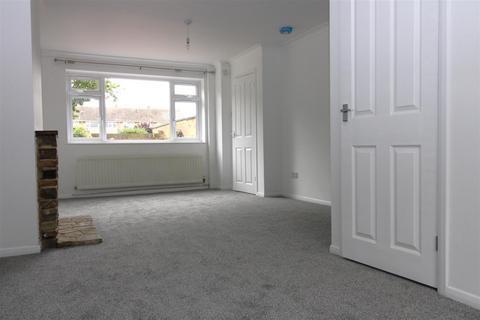 2 bedroom end of terrace house to rent, Maple Walk, Rustington, Littlehampton