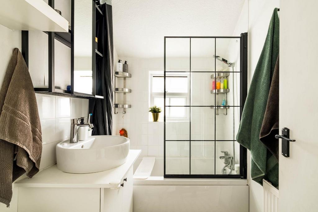 8 COTHEAST-bath-1.jpg
