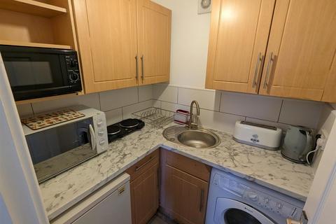 1 bedroom in a house share to rent, Pinkwell Lane, Hayes