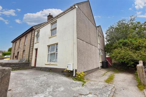 6 bedroom end of terrace house for sale, Fore Street, Pool, Redruth