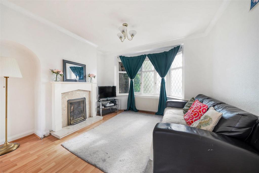 Wolsey Drive, Kingston Upon Thames KT2 3 bed terraced house for sale