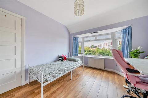 61 Wolsey Drive, Kingston Upon Thames, KT2 5DP