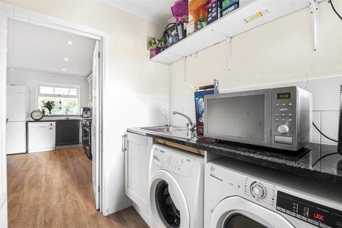 18 Crescent Road, Tilehurst, Reading, RG31 5AH