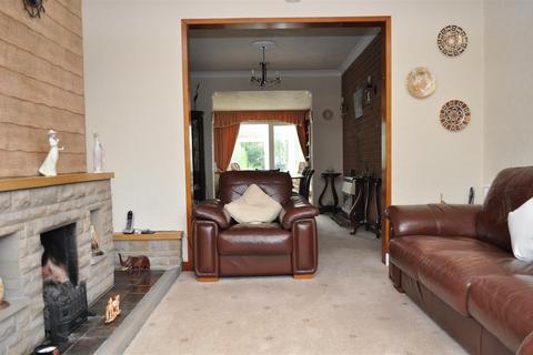 4 bedroom semi-detached house for sale, Claymills Road, Stretton, Burton-On-Trent