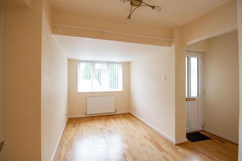 20 Barnmead, Haywards Heath, RH16 1UZ