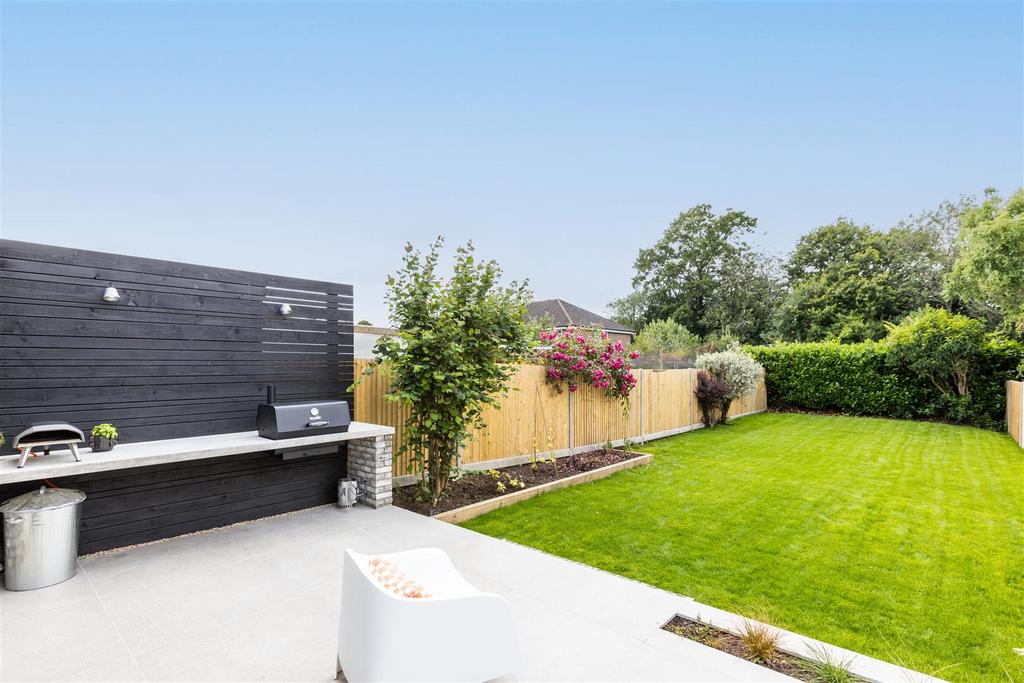 Sunny West Facing Garden