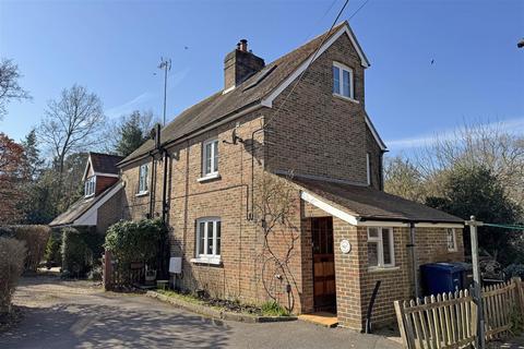 3 bedroom semi-detached house for sale, Chiddingfold - *No Onward Chain*