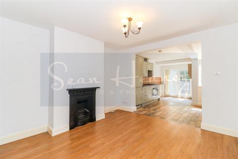 2 bedroom cottage for sale, Alston Road, Barnet EN5