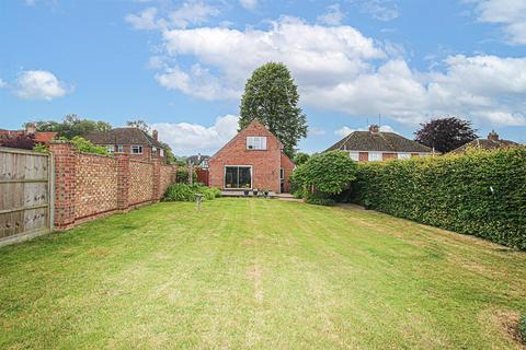 3 bedroom detached house for sale, Centre Drive, Newmarket CB8