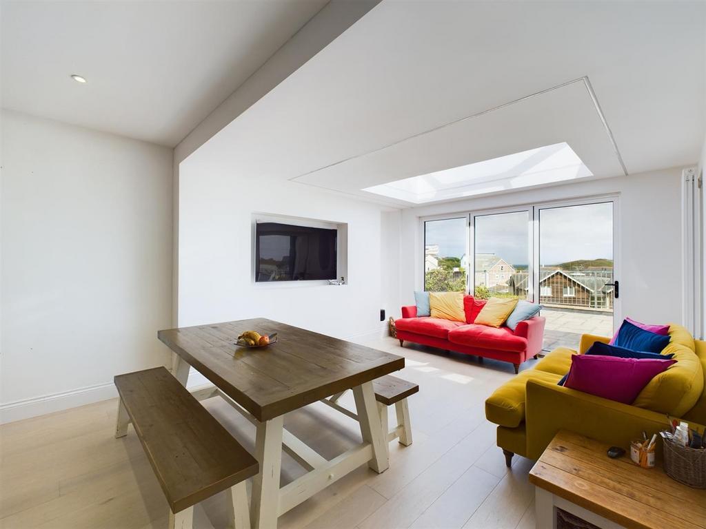 Diner/Lounge