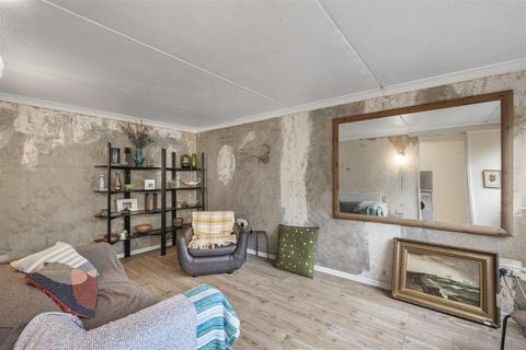 2 bedroom flat for sale, Charlotte Despard Avenue, London SW11