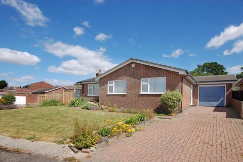 2 bedroom detached house for sale, Hartfield Close, Tonbridge