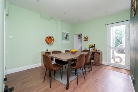 2 bedroom end of terrace house for sale, Oliver Road, Sutton