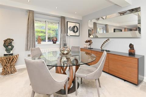 Apartment 22, Ladybower Lodge Ashopton Road, Bamford, Hope Valley, S33 0BY