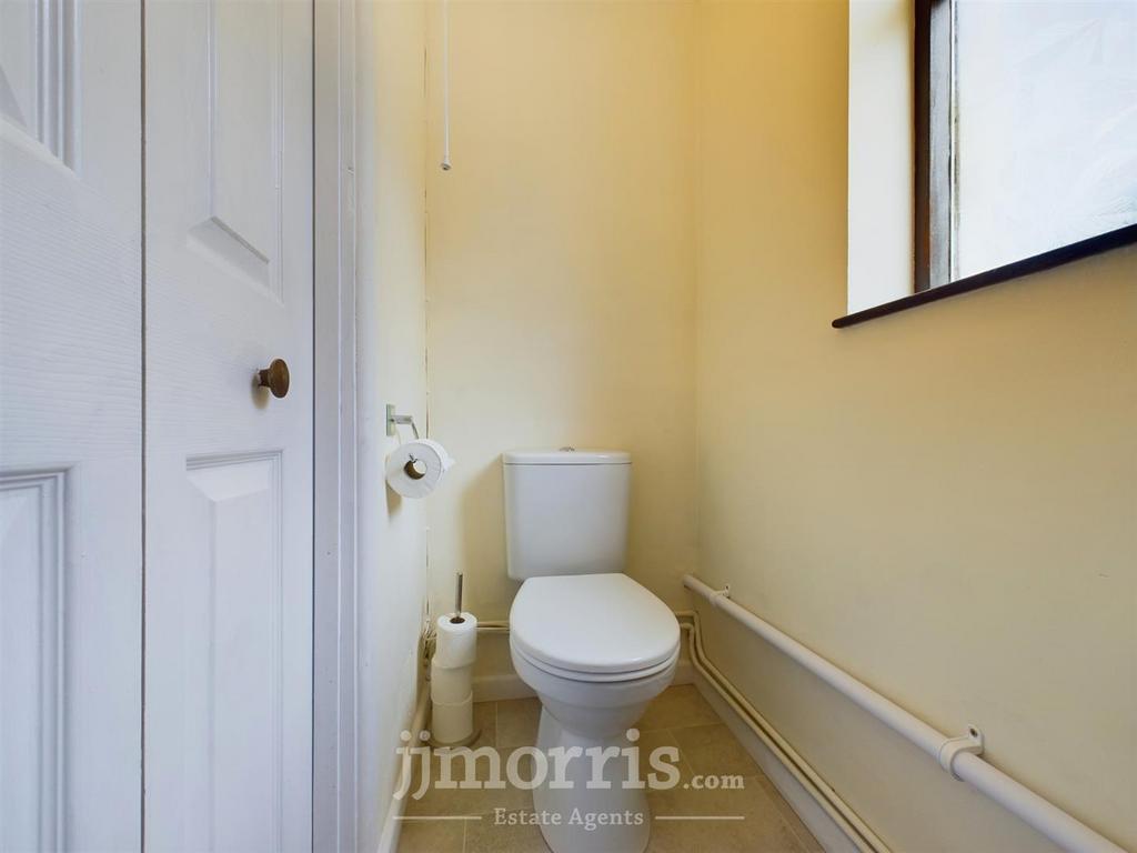 Cloakroom/WC