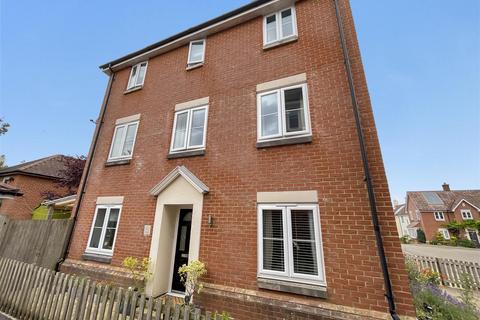 4 bedroom end of terrace house for sale, Woodbury Yard, Salisbury SP2