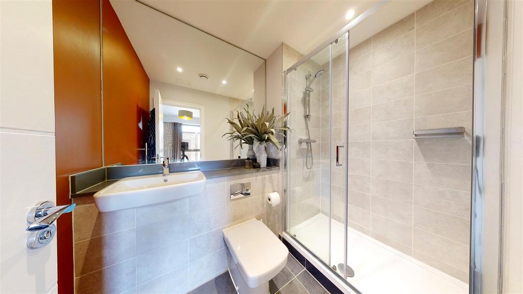 Waterfront-Heights-ensuite.jpg