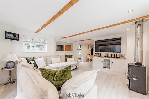 4 bedroom barn conversion for sale, Birling Road, Leybourne, West Malling