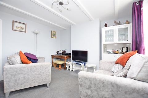 2 bedroom terraced house for sale, Station Road, Rainham,