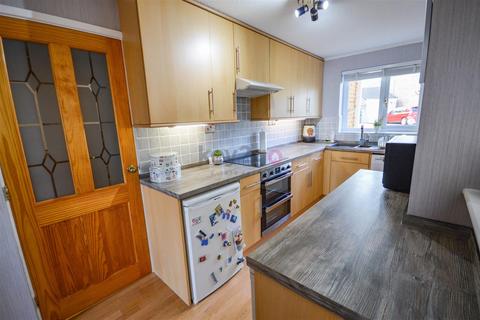 3 bedroom detached house for sale, Willingham Close, Sothall, Sheffield, S20