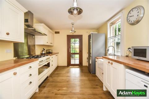 6 bedroom semi-detached house to rent, Nether Street, London N12