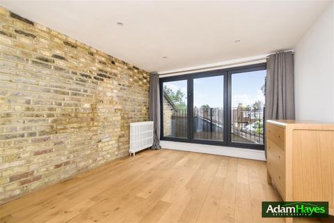 6 bedroom semi-detached house to rent, Nether Street, London N12