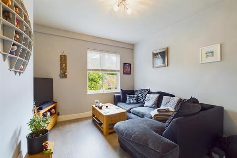 3 bedroom terraced house for sale, Nunsfield Road, Buxton