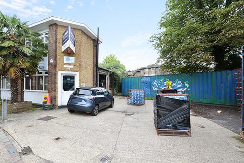 Industrial unit to rent, London SE26